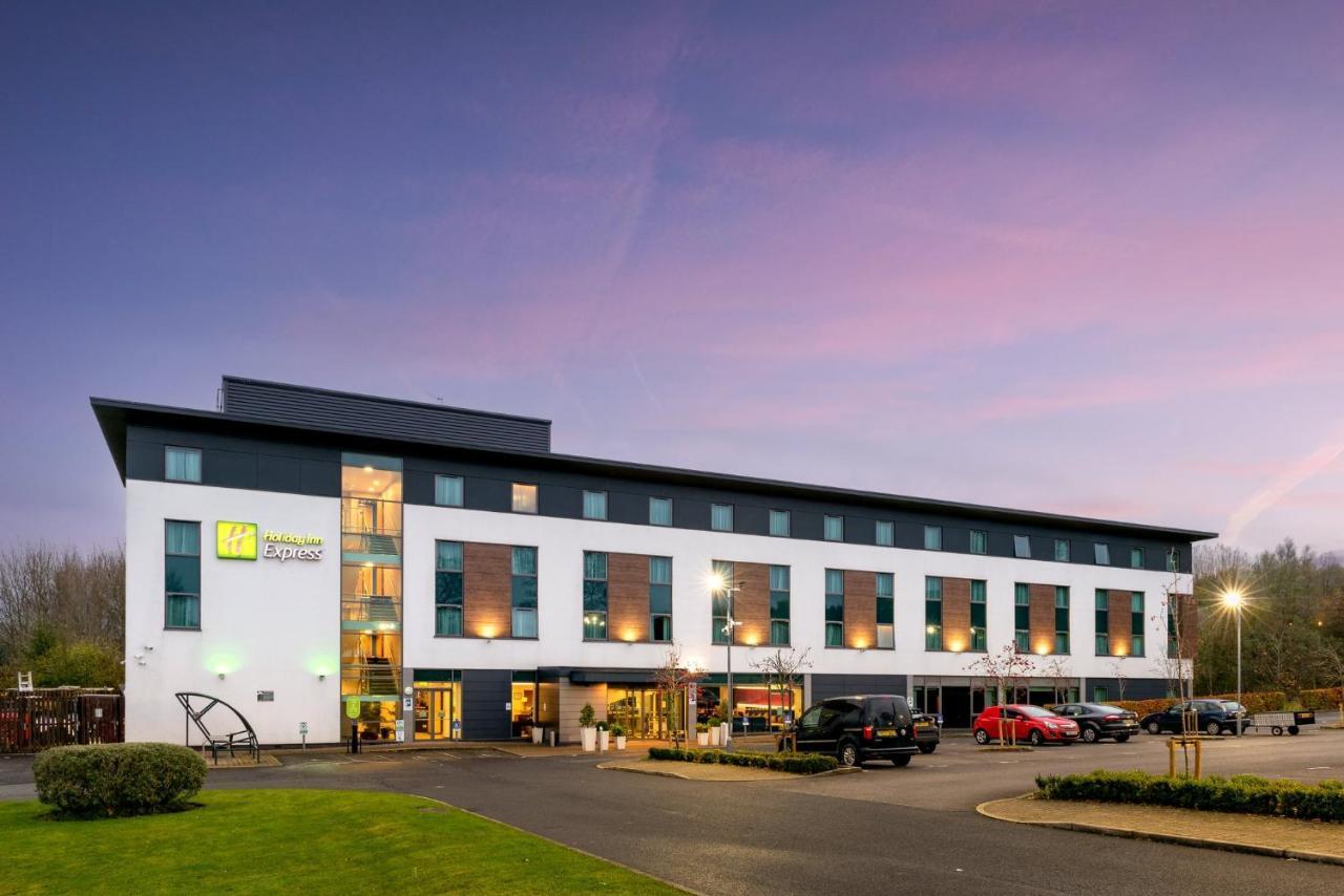 Holiday Inn Express Burnley M65 Jct 10 By Ihg Exterior photo