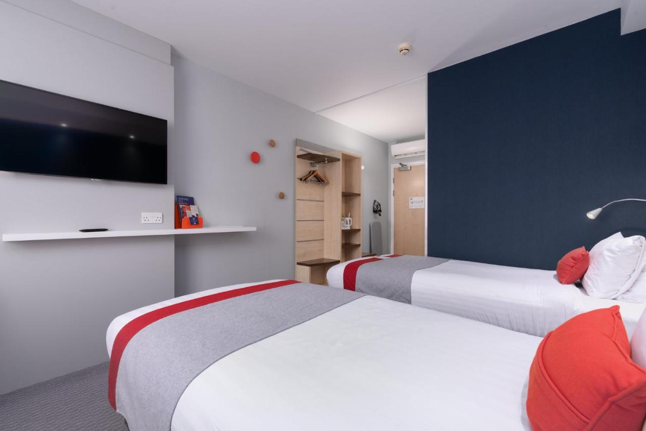 Holiday Inn Express Burnley M65 Jct 10 By Ihg Exterior photo